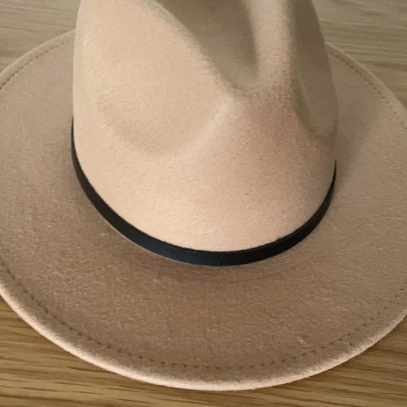 Camel Flat Brim Hat​​​​​​​​​​​ - Picture 2 of 7